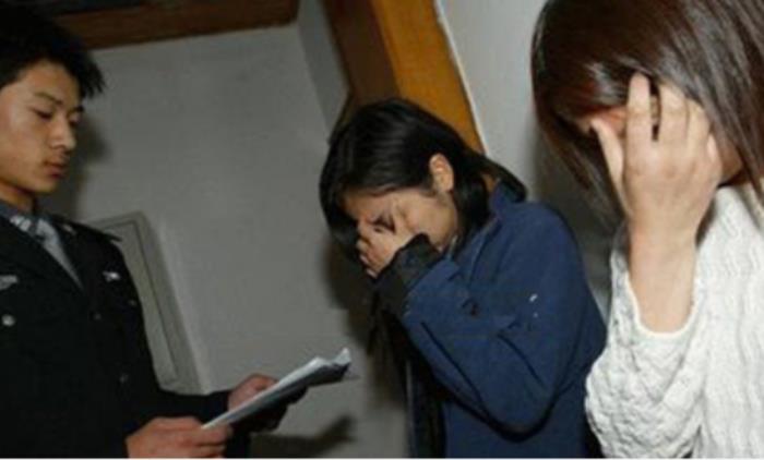 女大學(xué)生伴游300一天：白天陪玩晚上陪睡
