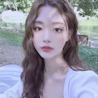 香港私人伴游女孩接待員費(fèi)莫瑩洇